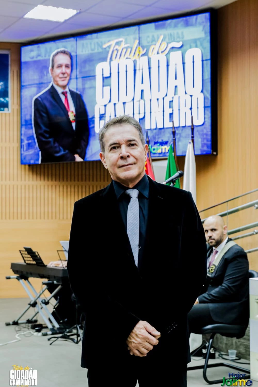 DR. JOSE CARLOS FERNANDES RECEBE TÍTULO DE CIDADÃO CAMPINEIRO.